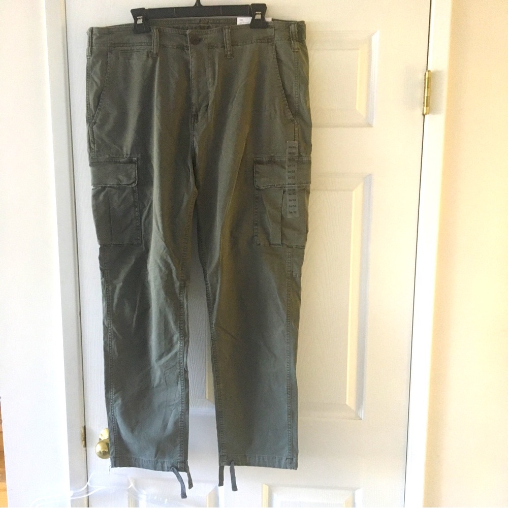 Men’s American Eagle cargos NWT